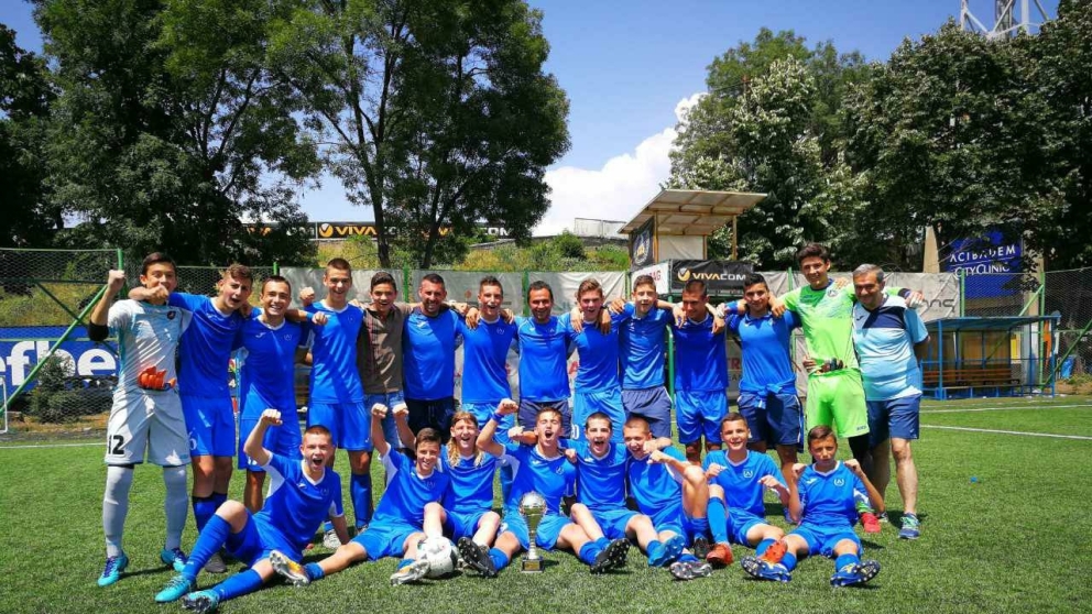 ЛЕВСКИ U15 триумфира. „Сините“ таланти грабнаха златото след 3:0 на Локо София